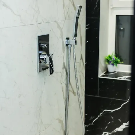 Velvet By Dove 아파트 티라나