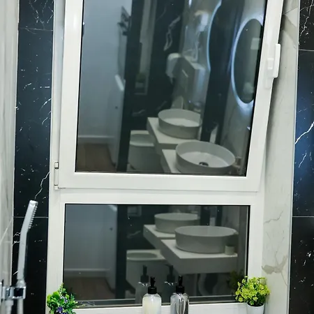 Velvet By Dove * 티라나