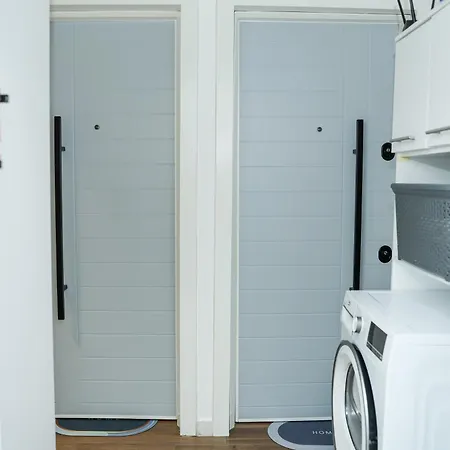 Velvet By Dove * 티라나