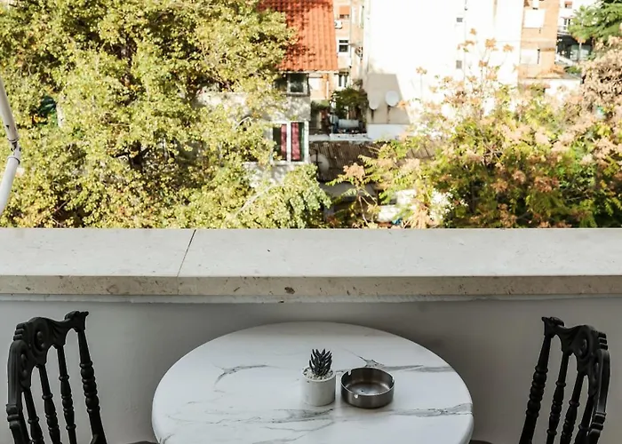 Velvet By Dove 地拉那